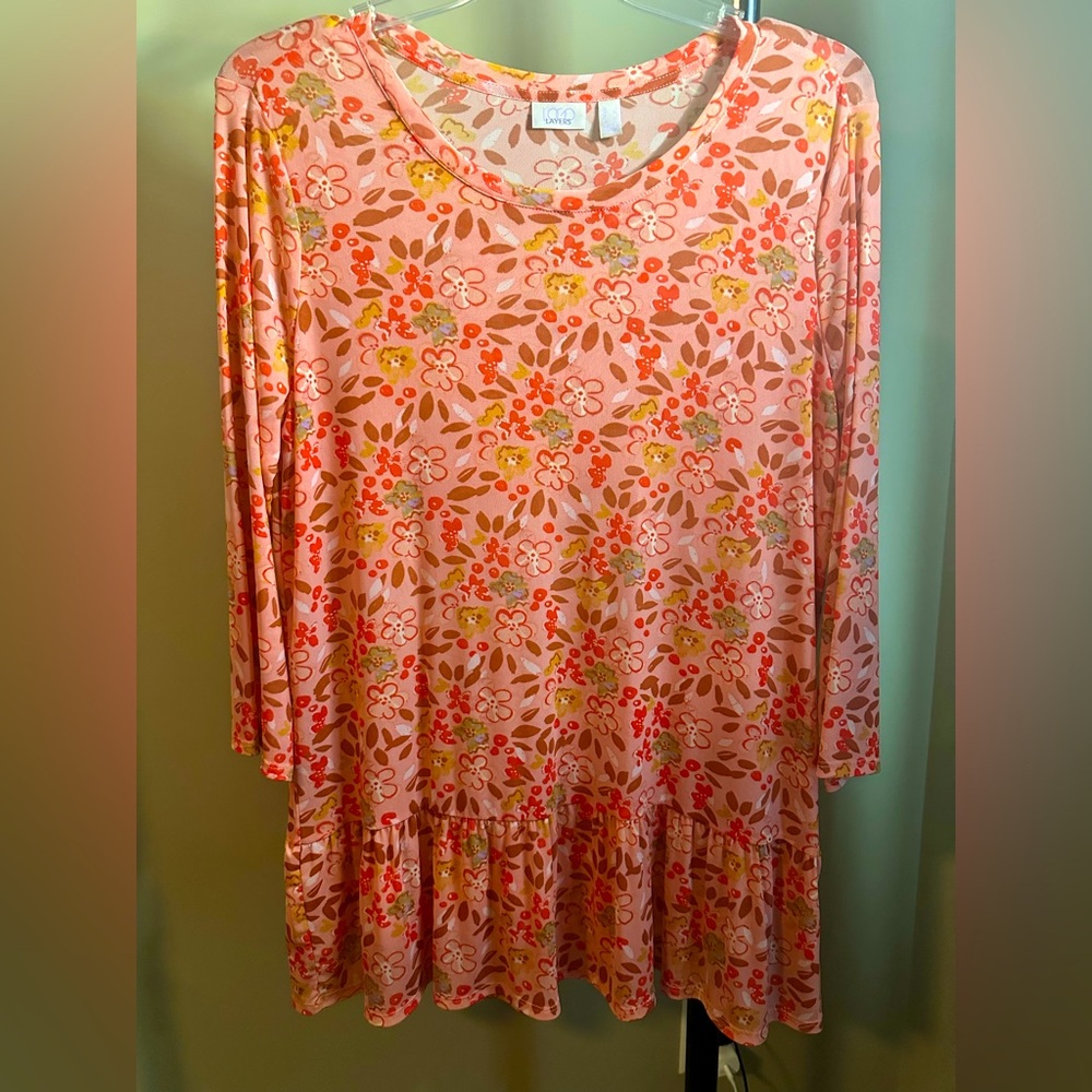 Like new LOGO by Lori Goldstein sheer layering tunic. Tiered.
